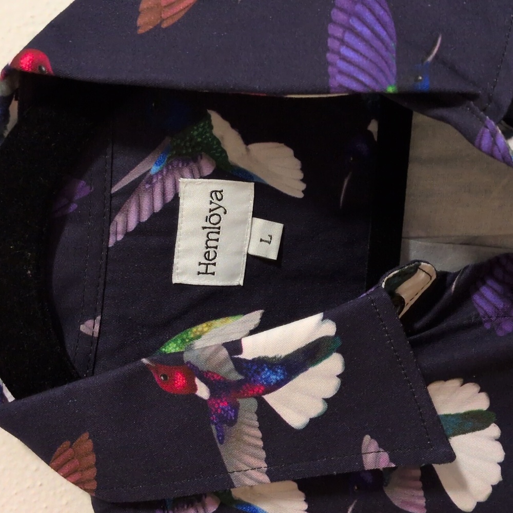 Hemloya Hummingbird Button down Sz L P2p: 20 In - Picture 2 of 3